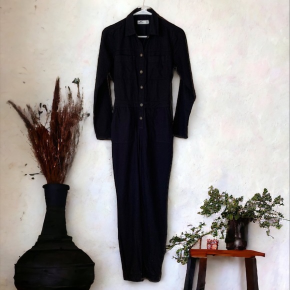 HOLLISTER BLACK LONG SLEEVE UTILITY JUMPSUIT 
SIZE X SMALL - Picture 2 of 7
